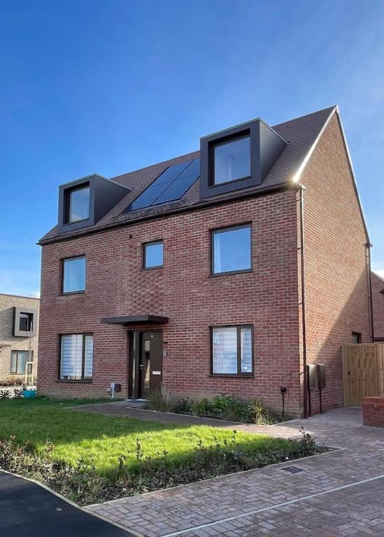 Brand New Executive House nr Science Parks - B&B Cambridge