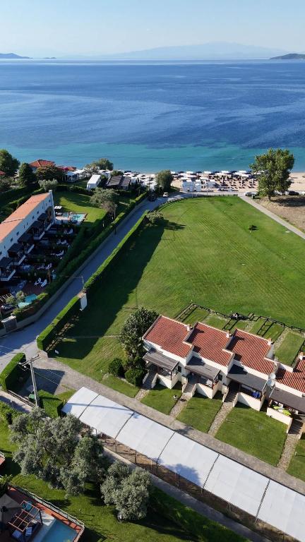 Azure Residence Koumitsa - Chambres d'hôtes Néa Róda
