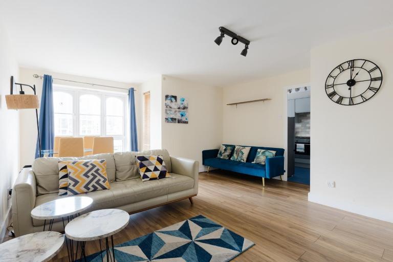 Calming 2BDR Waterfront Flat with Fantastic Views - B&B London