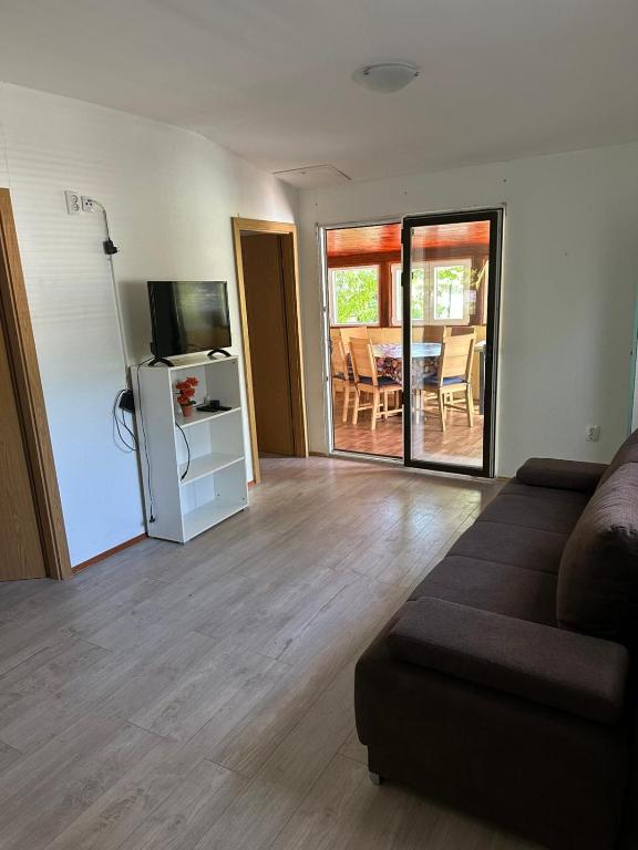 Daleka Obala - B&B Dobropoljana