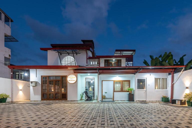 Reliance Inn Residence - B&B Boralesgamuwa South
