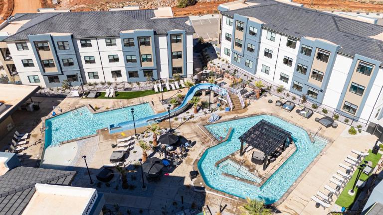 Suite Retreat with Pool Spa Gym and Tennis Court - Bed and Breakfast Hurricane