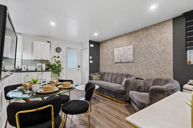 The Golden Grey Residence - B&B Montreal