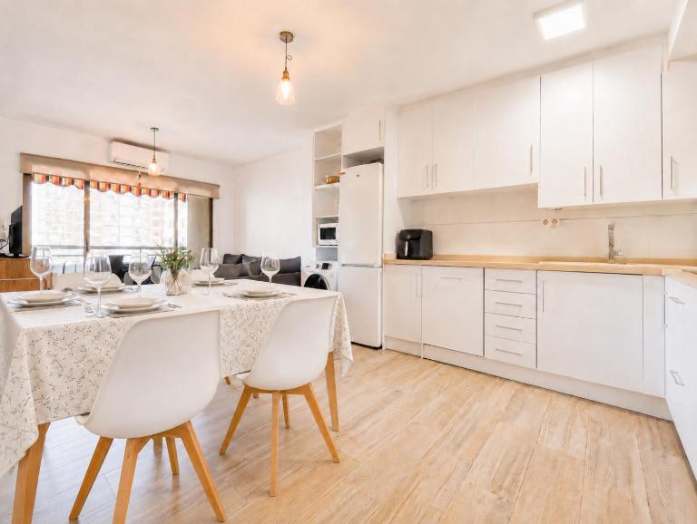 Apartamento "Casa Auri" con Piscina, Wi-fi y Parking Gratis - B&B Calpe