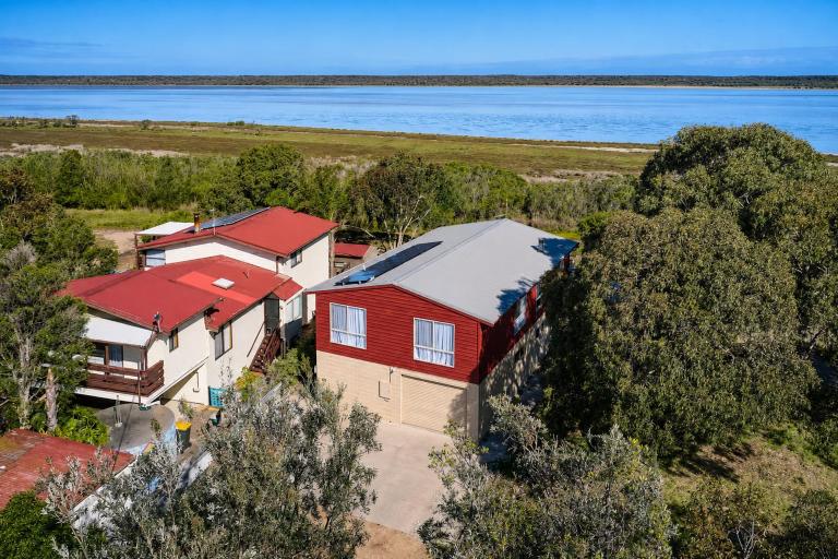 Carlenes Getaway Lake Views, Beach & Games Hub - B&B Loch Sport