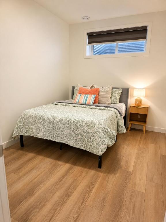Modern Private Suite - 1BRM- Close to West Edmonton Mall - Bed and Breakfast Edmonton