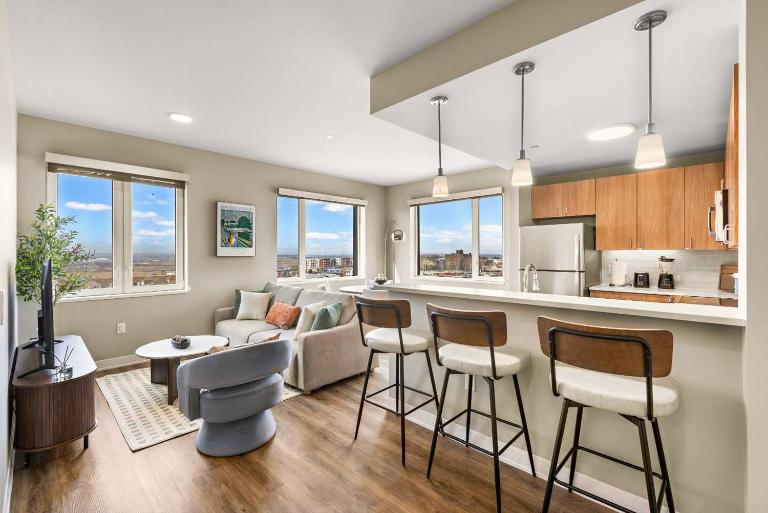 Jackson-Luxury 2BR Suite 20 mins to Midtown NYC - B&B West New York