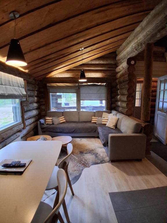 Iso-Syöte tunnelmallinen kelomökki - Bed and Breakfast Naamanka