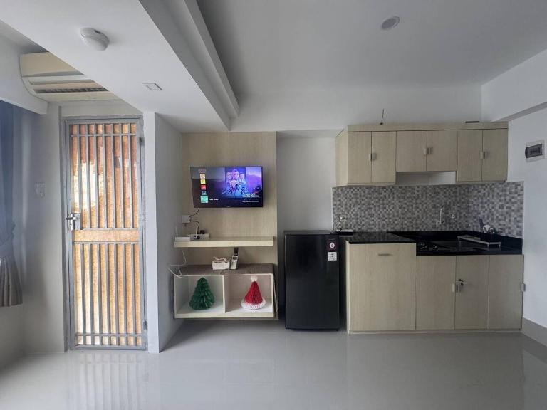 Lt.20 (C) Family Room, City View, Netflix & Wifi - Ferienwohnung Bandung