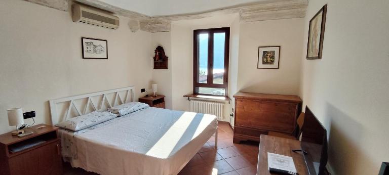 Dimora Fenni - Appartamento elegante nel cuore di Monte Isola con Wi-Fi e aria condizionata - B&B Monte Isola