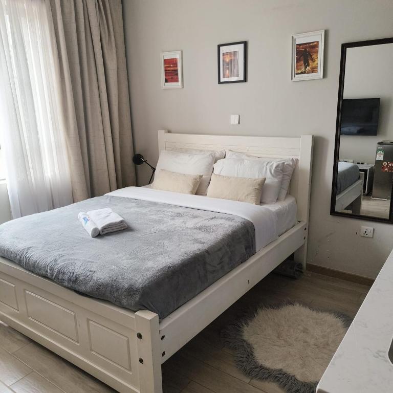 Hanover Studio Apartment,15 mins from JKIA and SGR,Pool,Gym,Fast-Wifi - B&B Nairobi