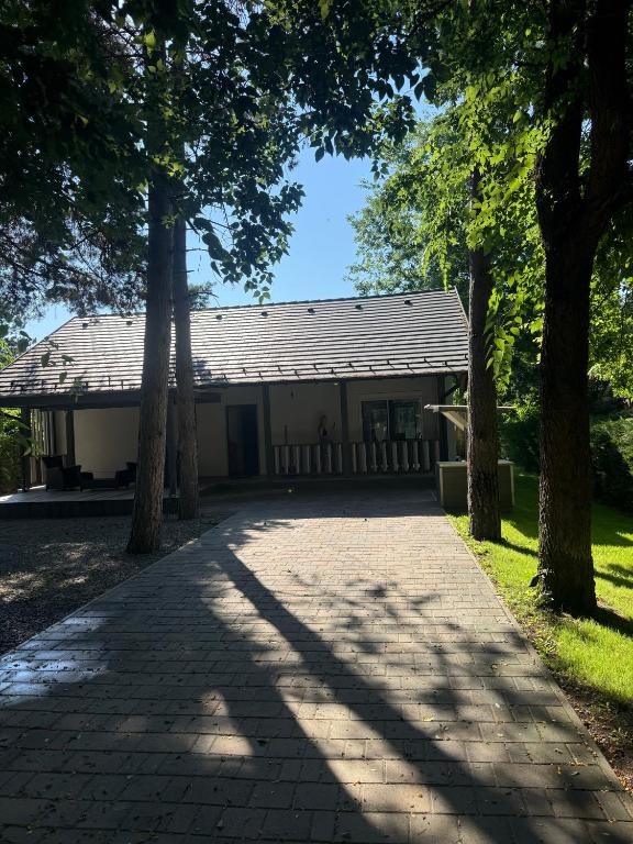 Fenyőzug Vendégház - Bed and Breakfast Pócsmegyer