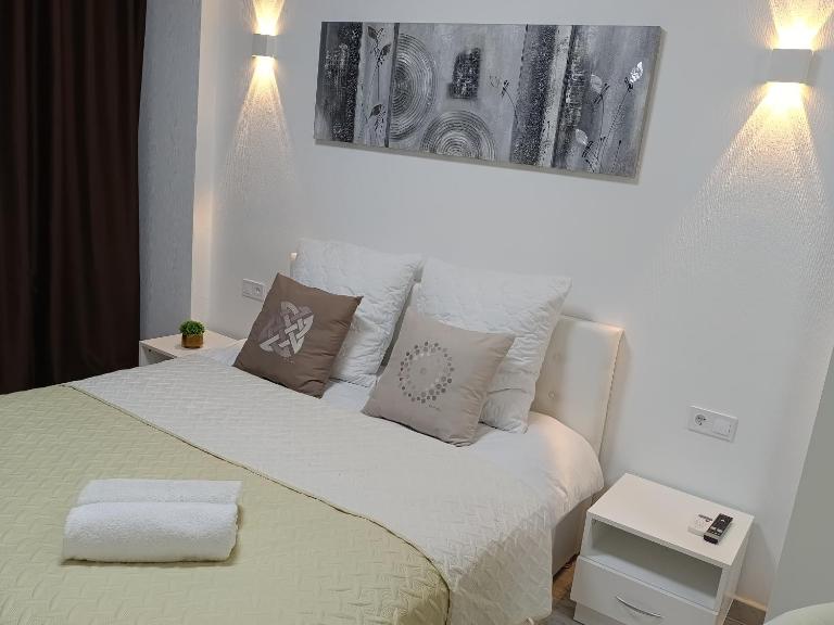 Kyiv Cocoon, Warm & Unique Apartment near Rail Station - Chambres d'hôtes Kiev