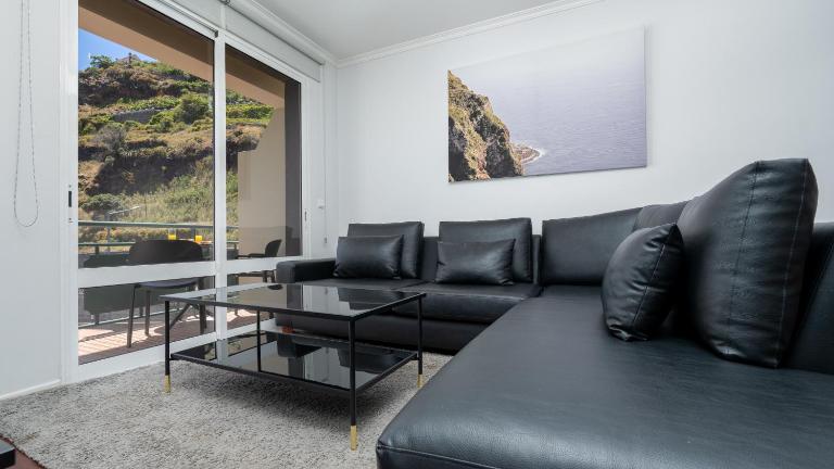 Sea N' Sun Ribeira Brava by LovelyStay - B&B Ribeira Brava