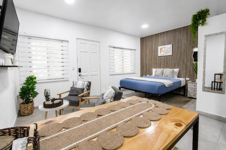 Forest apartments studio F1, walking to the beach - B&B Jacó