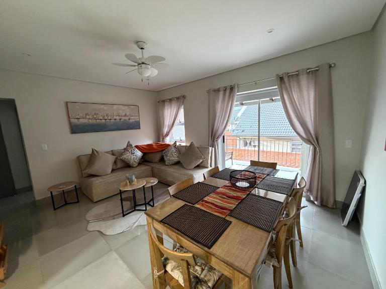One on York Escape - Apartment 21 - Balcony - Central - Secure Estate - B&B George
