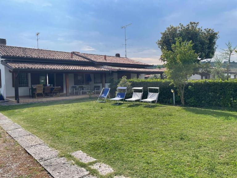 Villa Dolce Riva Lake Escape by Booking Garda Lake - B&B Manerba del Garda
