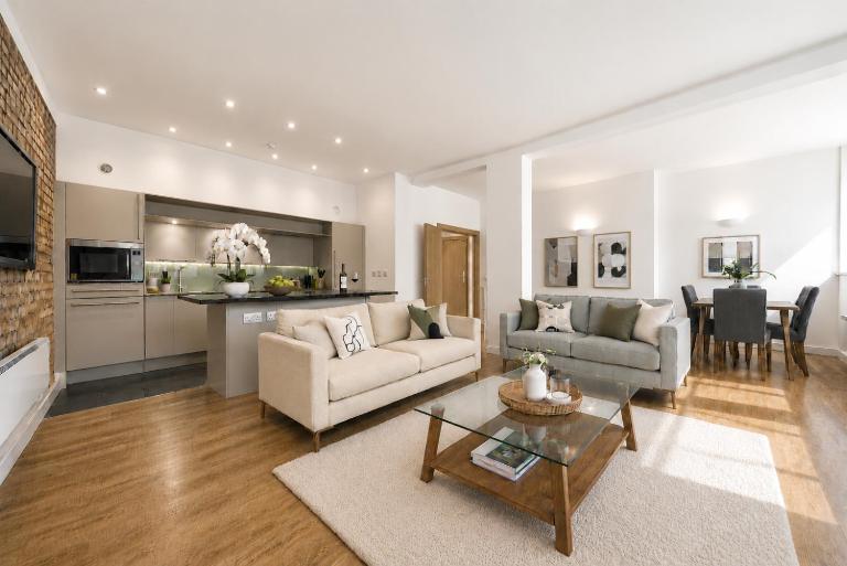2 Bed Liverpool Street Loft - Bed and Breakfast Londen