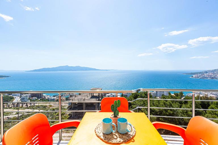 Saranda Penthouse, 3 Bedroom with Super Sea View Veranda - B&B Saranda