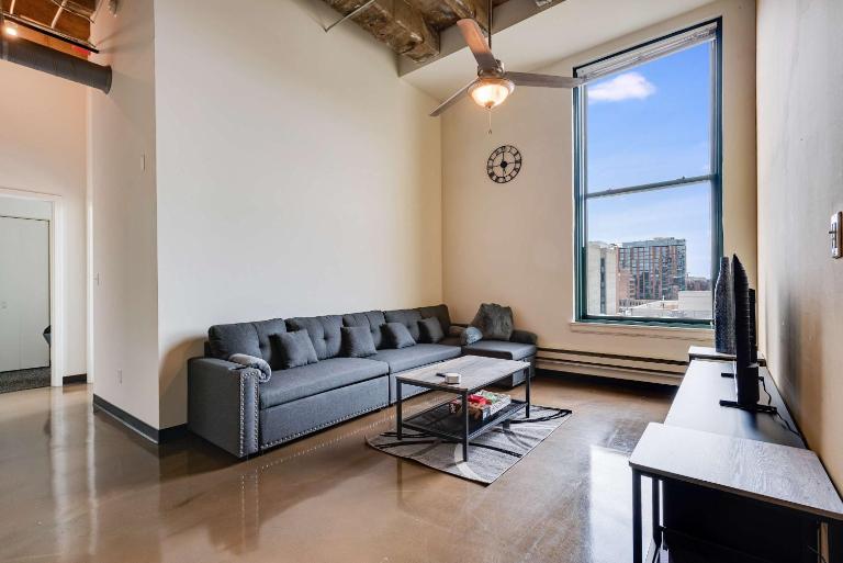 West Loop - City Views With In & Out Parking 5 - Bed and Breakfast Chicago