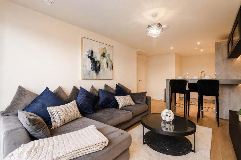 Riverside 2Bed 2 Bath Leeds Fast WiFi - Chambres d'hôtes Leeds