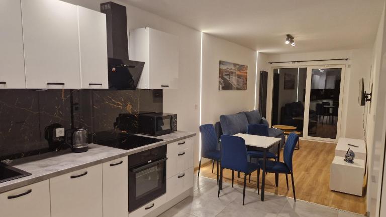 Falcon Apartment 2 - B&B Lodz