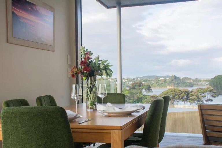 Rangatahi Retreat - Superior Stays - B&B Raglan