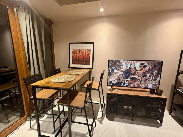Charming Apartment Retreat - 3 Min Walk to Station - Ferienwohnung London