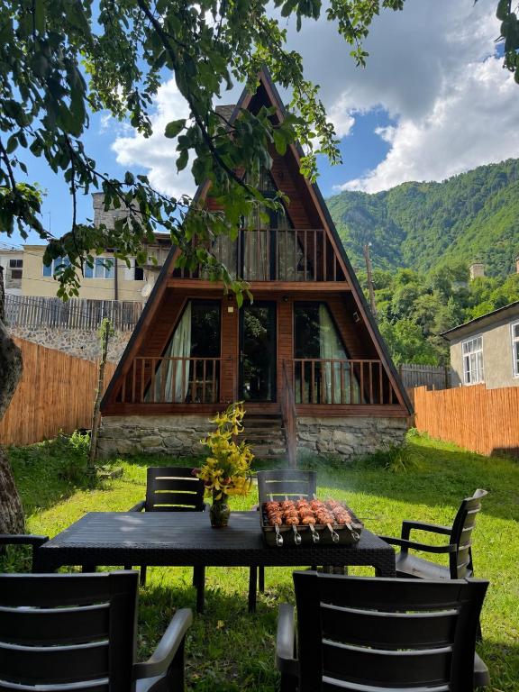 Cozy Cottage JuFu - Chambres d'hôtes Mestia