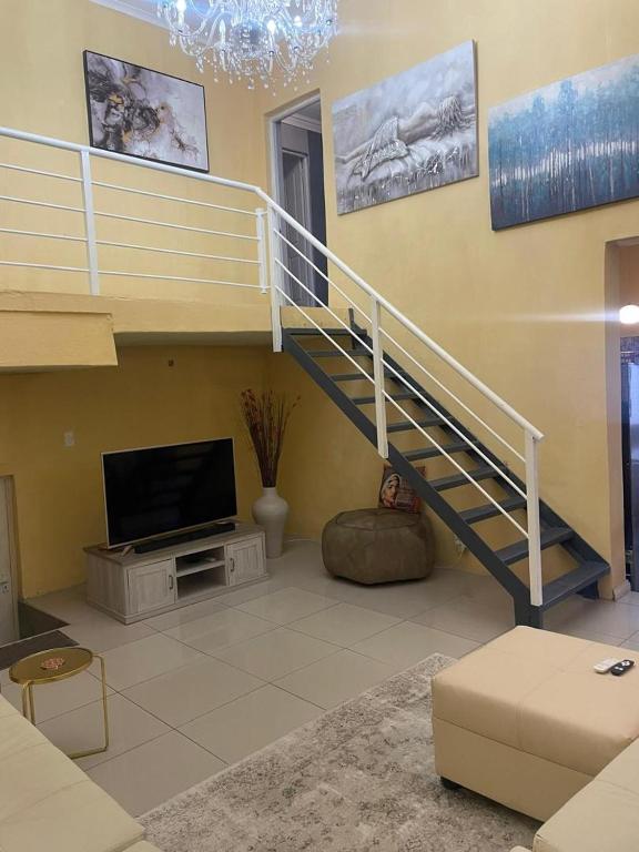 Spacious Executive Stay in Waterford Park - B&B Mbabane