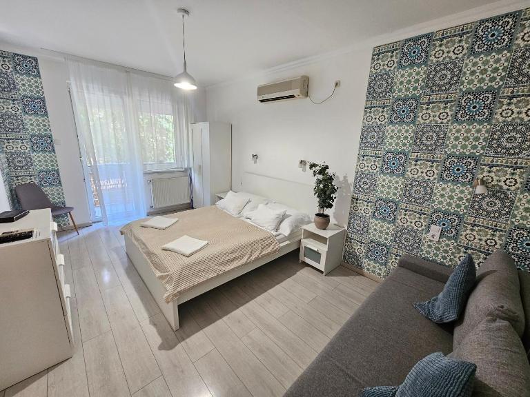 Zoli Apartmanok-Anna Kölcsey 32 - Bed and Breakfast Hajdúszoboszló