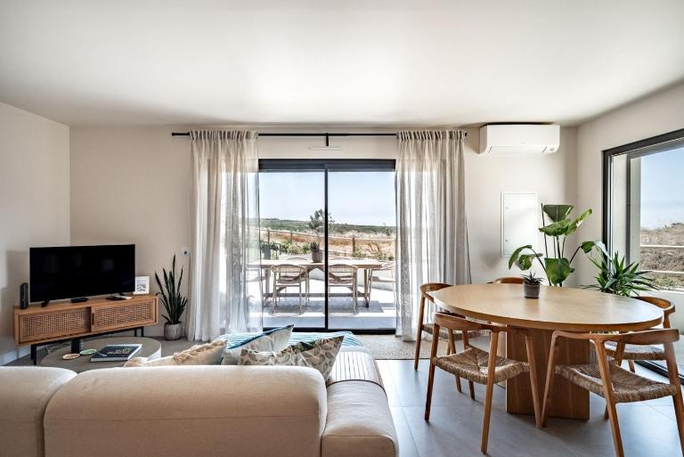 Ocean Breeze Retreat - Near Ericeira by Lisbeyond - B&B Carvoeira