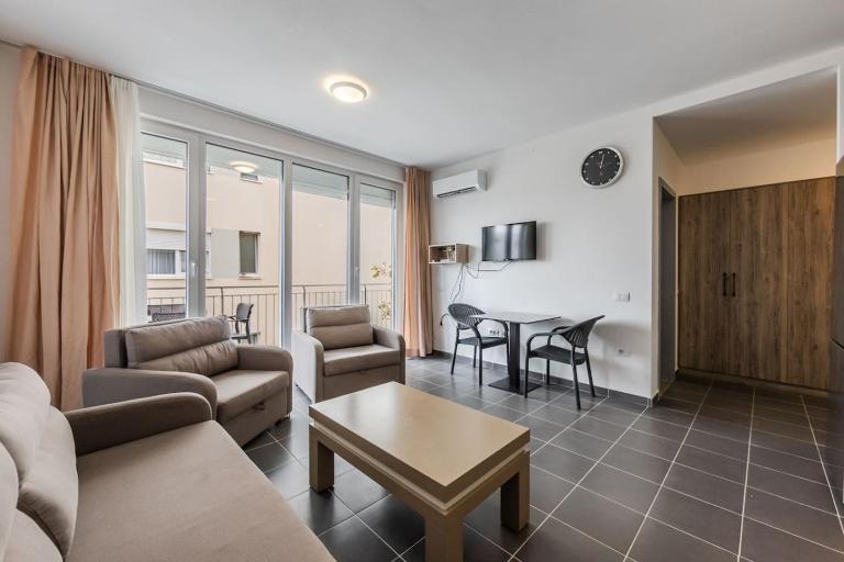 Talea Comfort Apartment 2 by PikHost - Ferienwohnung Lezha