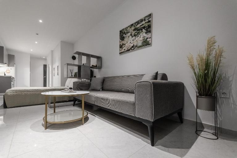 PNP Apartments - City & Sea View - Ferienwohnung Volos