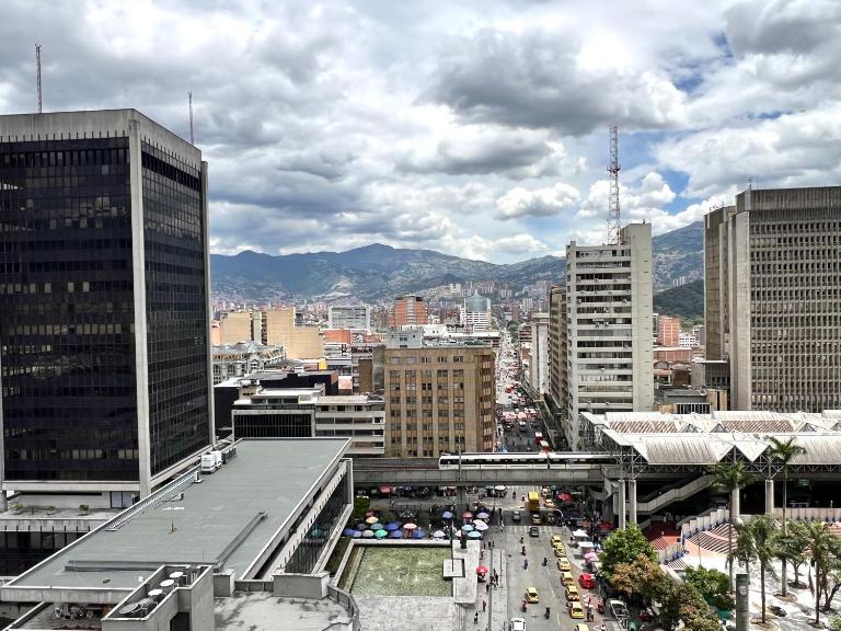 Apartaloft Premium Vista a la Ciudad y al Metro Parque Berrío - B&B Medellín