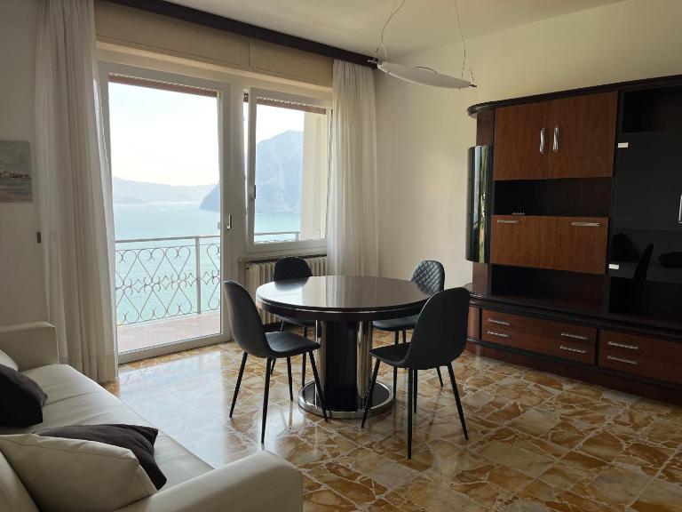Casa Antonio - Bed and Breakfast Riva di Solto