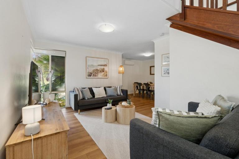 Seaside townhouse escape, stroll to the sea! - B&B Perth