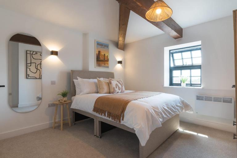 Stunning 3-bed Home in Newark by Renzo Free Parking Hotel Alternative - Ferienwohnung Newark on Trent
