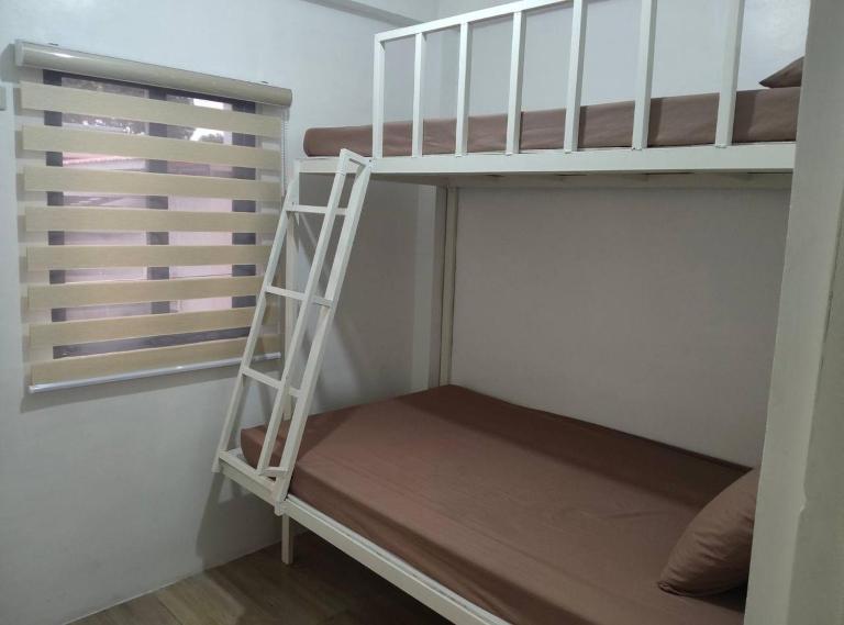 DVM Transient Inn by RedDoorz - B&B Santo Tomas