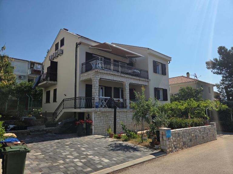 Vila Beleca Krk - Apartments Rest & Sea - B&B Krk