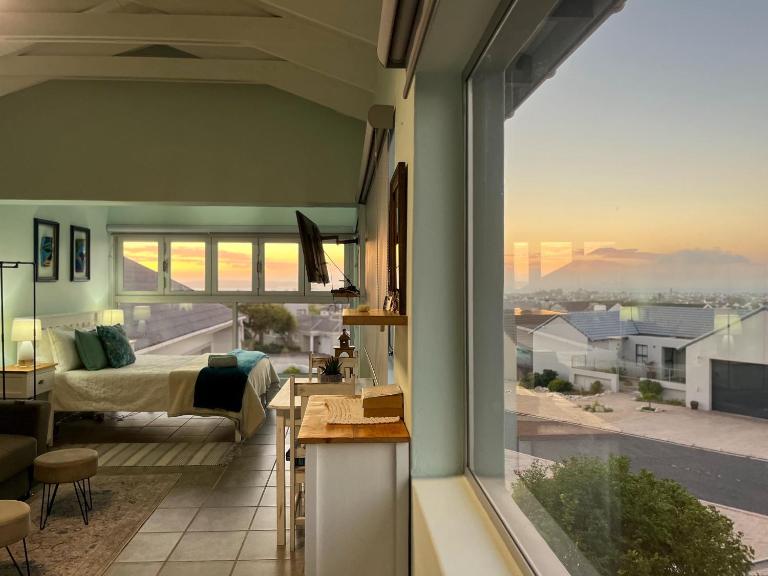 The Sundowner Room - Bed and Breakfast Langebaan
