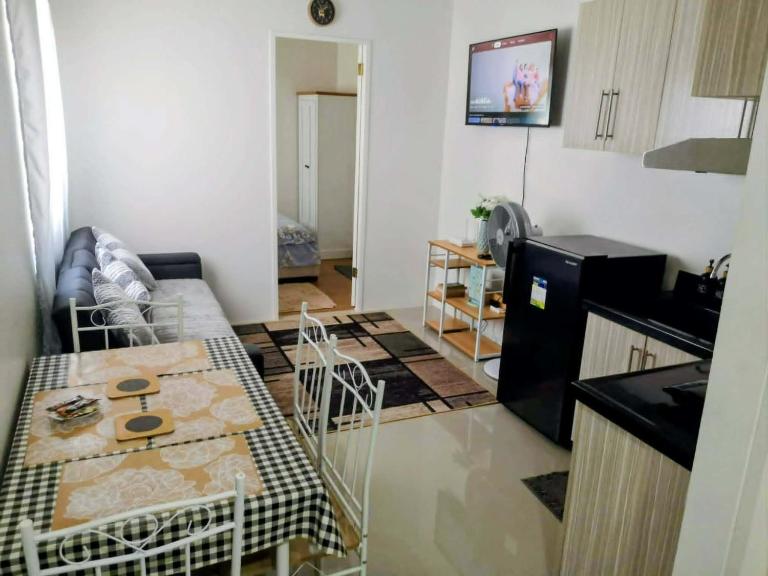 Cozy 1BR Apartment Almond Drive - Bed and Breakfast Talisay City
