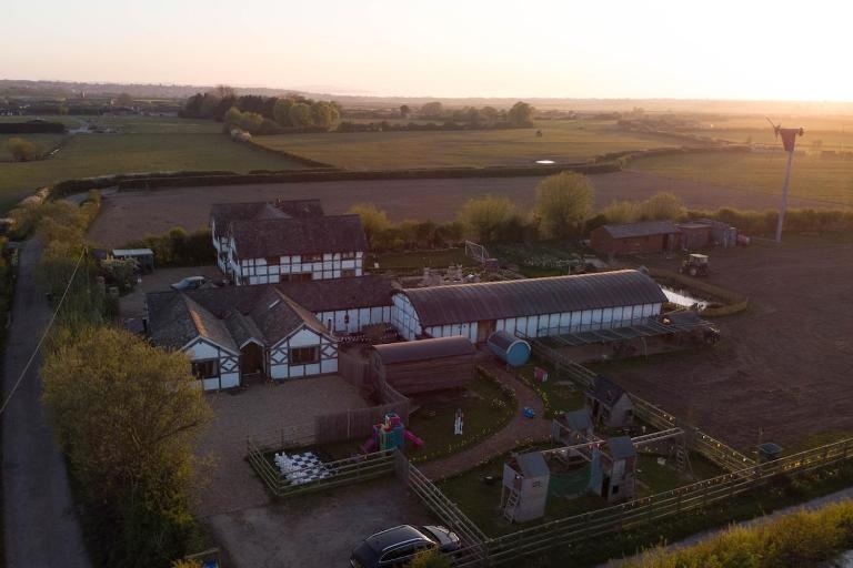 Green Cottage - Unique Family & Dog-Friendly Stay - Chambres d'hôtes Wirral