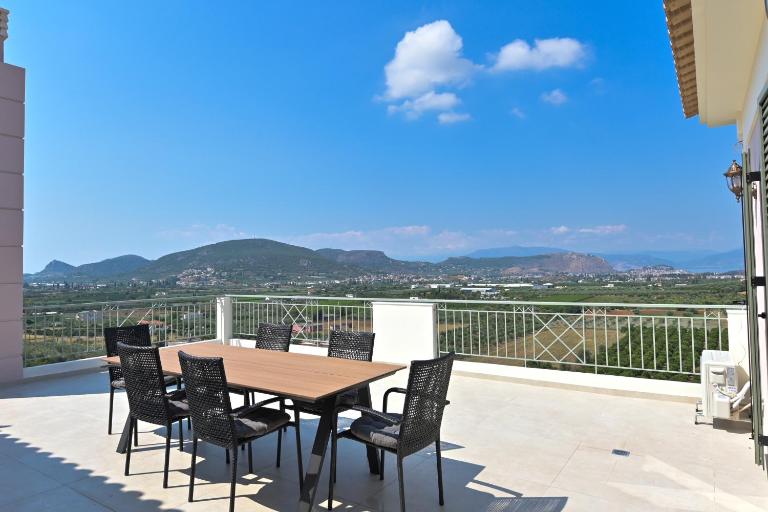 VILLA GALINI NAFPLIO with Panoramic View IΙ - Ferienwohnung Nafplion