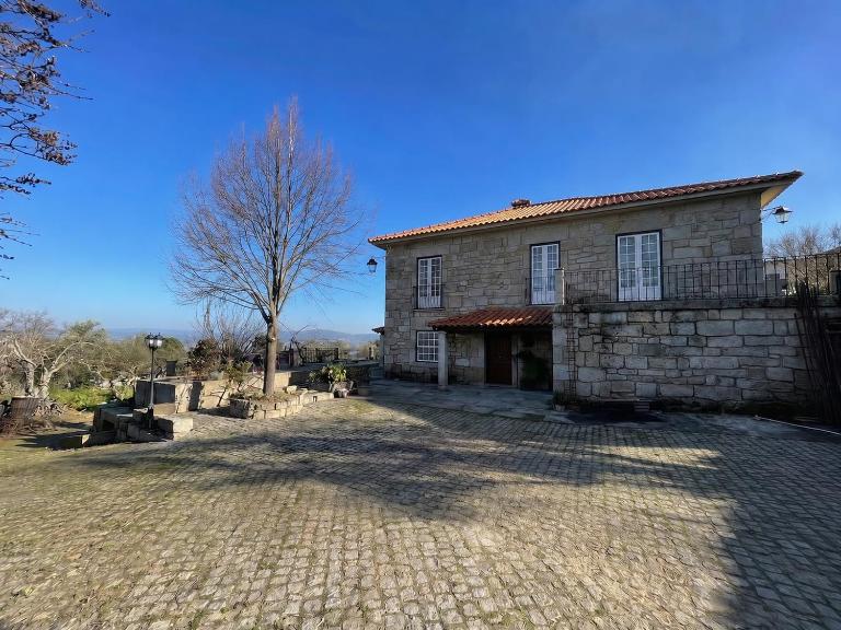 Quinta da Carreira Velha - Bed and Breakfast Armamar