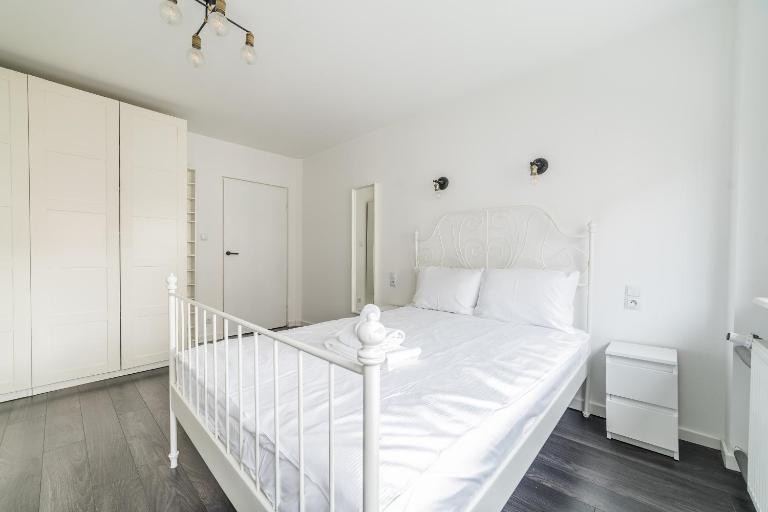 Bukowska Airport Comfort Apartment by BookingHost - Bed and Breakfast Poznań