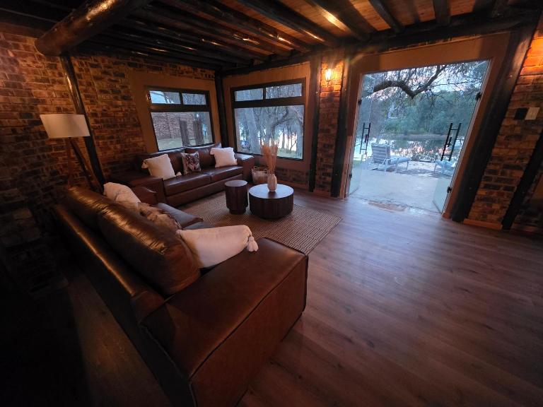Lux Fur Cabin - B&B Lindequesdrif