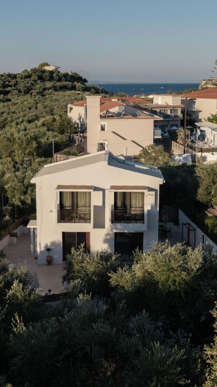 AnaRose Zante Villa-by Sakis and Sam - Bed and Breakfast Plános