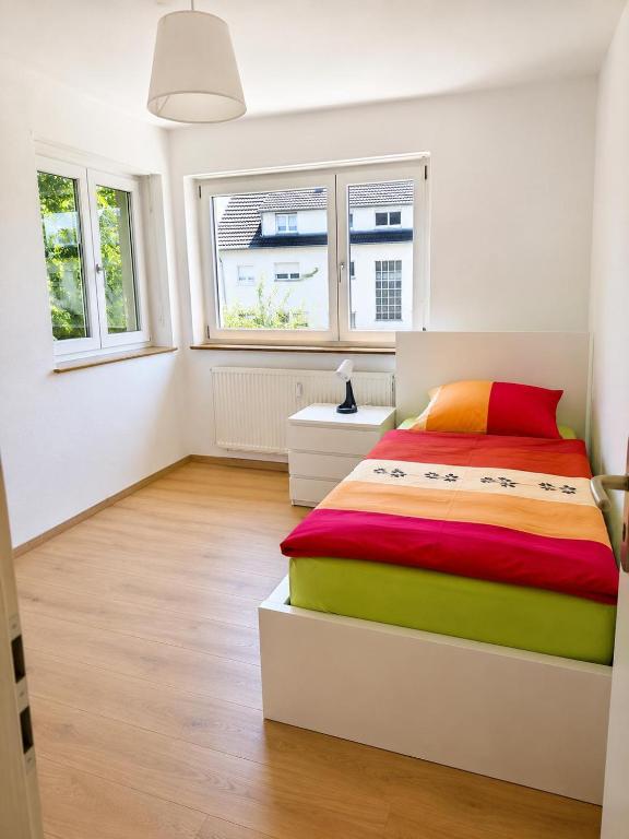 Ferienwohnung Herbolzheim 90 qm Nahe Europa Park und A5 Bis zu 5 Personen - Chambres d'hôtes Herbolzheim