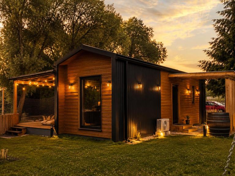 Chatka pod Hrdošnou skalou - B&B Komjatná